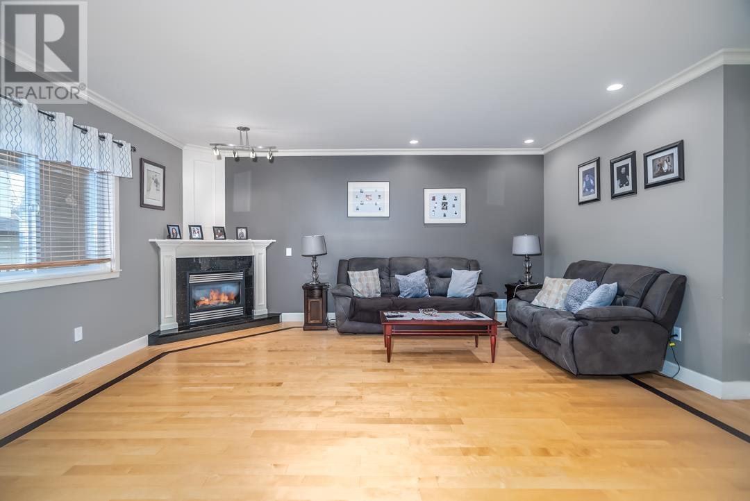 Property at 935 FOSTER AVENUE image 3