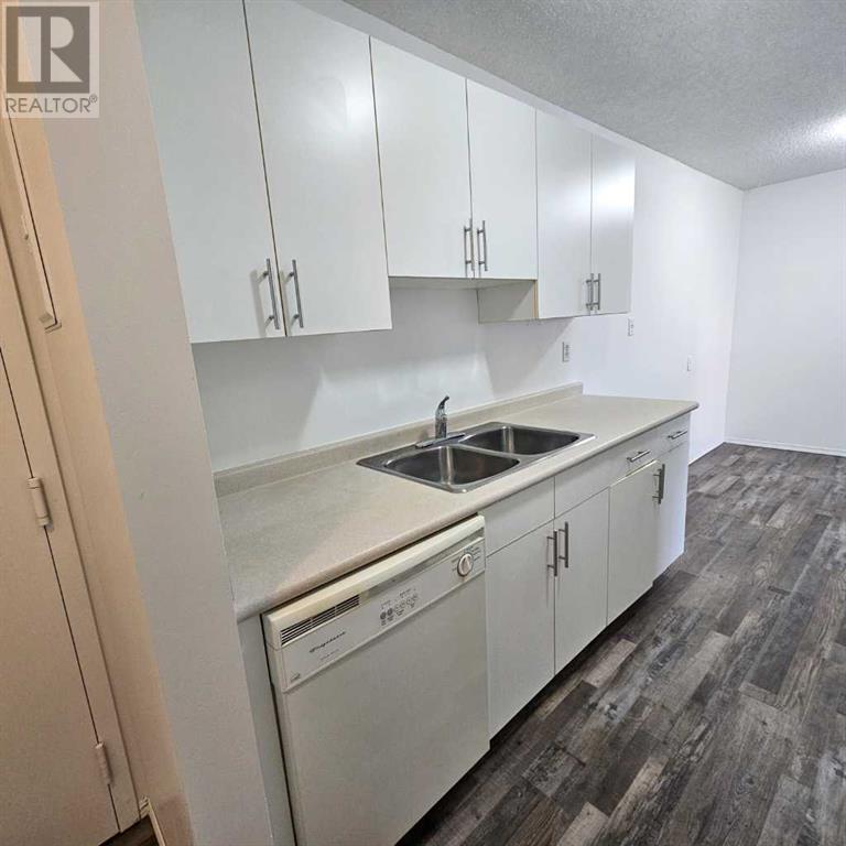 Property at 104A, 5611 10 Avenue image 5