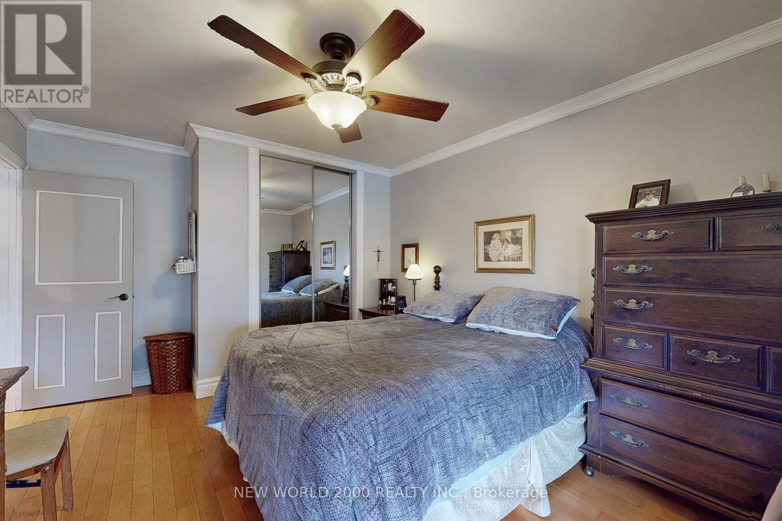 5 Parker Avenue, Toronto, Ontario  M8Z 4L6 - Photo 16 - W12080219