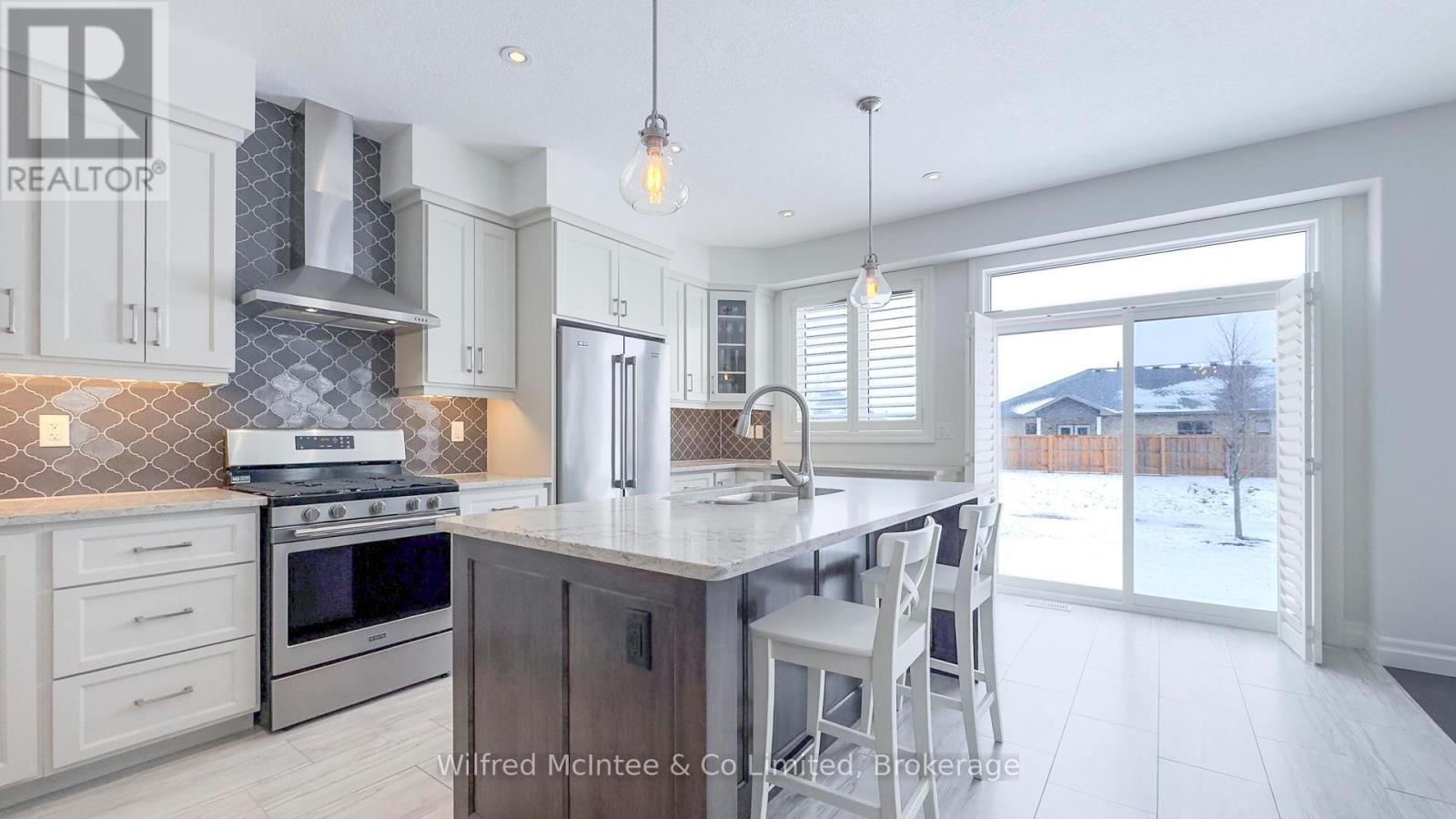 487 Devonshire Road, Saugeen Shores, Ontario  N0H 2C6 - Photo 11 - X12045528