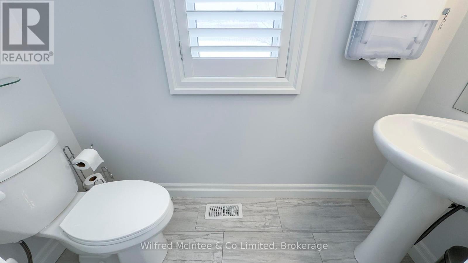 487 Devonshire Road, Saugeen Shores, Ontario  N0H 2C6 - Photo 16 - X12045528