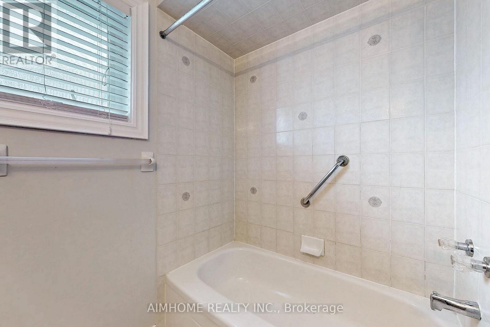 399 Flanagan Court, Newmarket, Ontario  L3X 2G1 - Photo 33 - N12080225