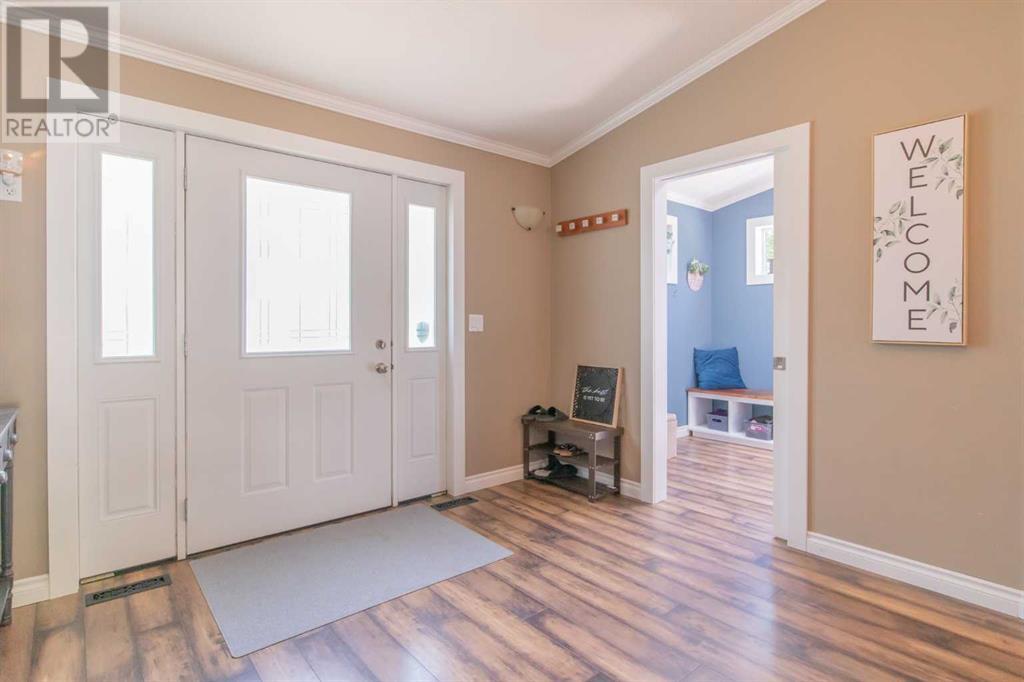 32 Evergreen Park Close W, Brooks, Alberta  T1R 0A9 - Photo 2 - A2195540