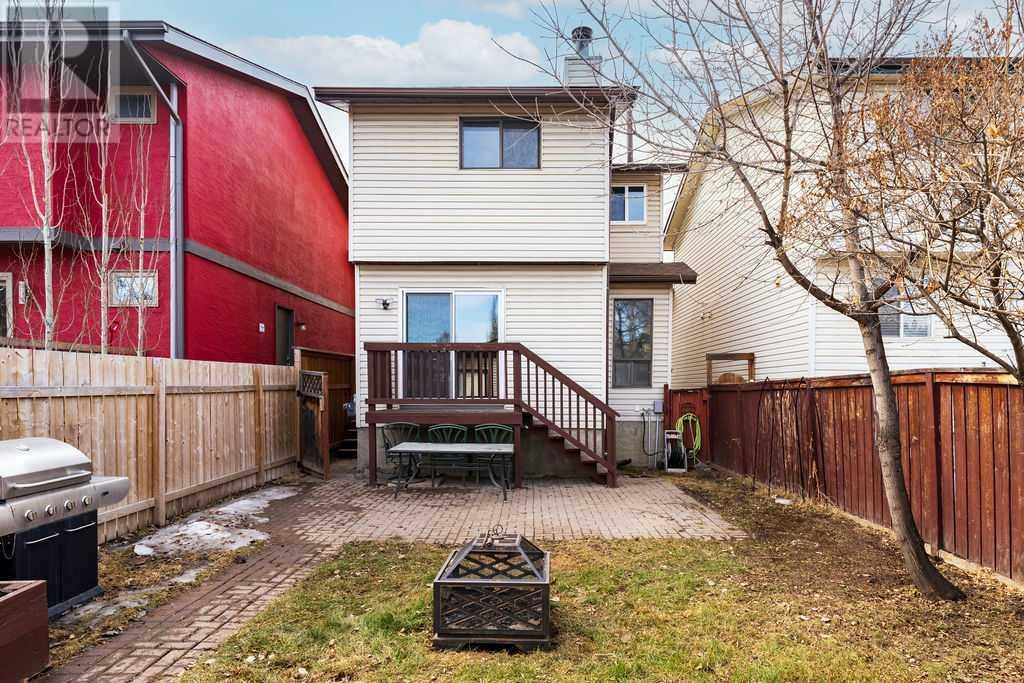 Property at 4006 46 Street SW image 3