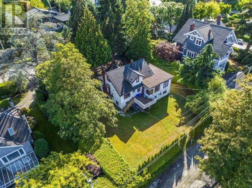 Property at 1775 CEDAR CRESCENT image 1