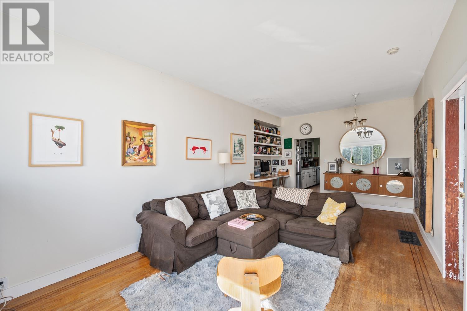 4225 John Street, Vancouver, British Columbia  V5V 3W8 - Photo 2 - R2989740