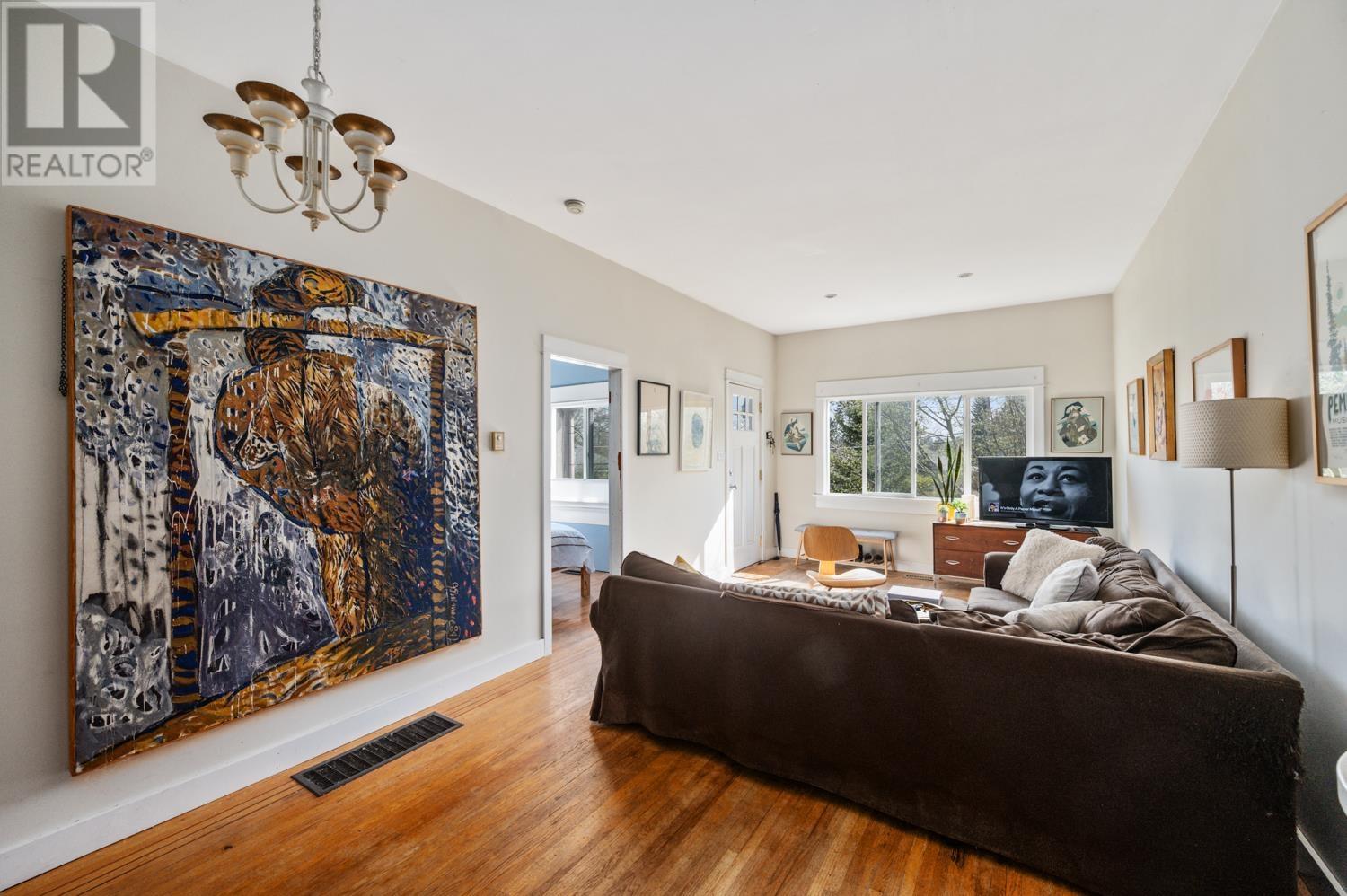 4225 John Street, Vancouver, British Columbia  V5V 3W8 - Photo 5 - R2989740