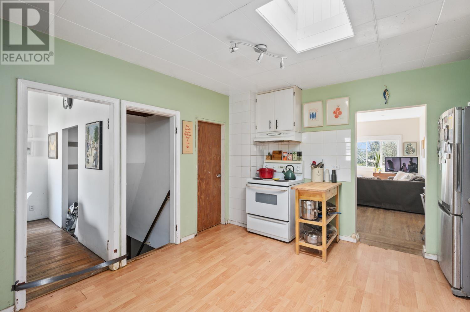 4225 John Street, Vancouver, British Columbia  V5V 3W8 - Photo 8 - R2989740