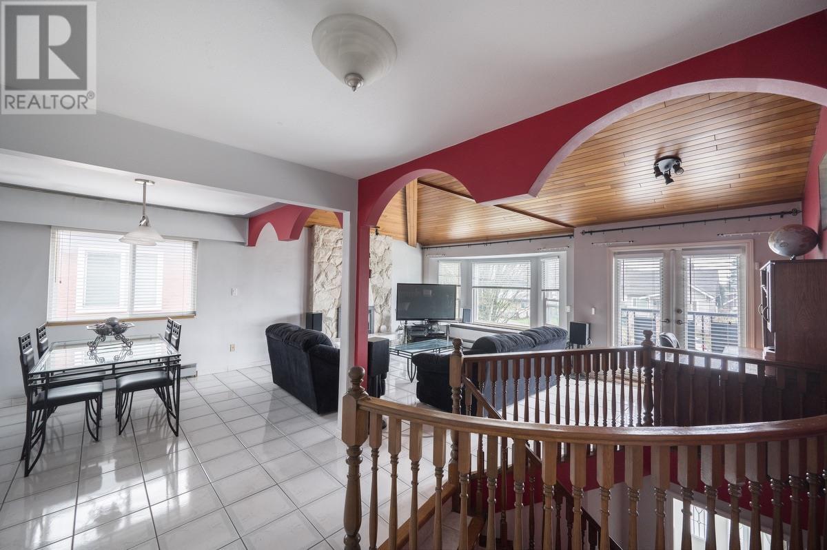 1360 Renfrew Street, Vancouver, British Columbia  V5K 4C4 - Photo 2 - R2989647