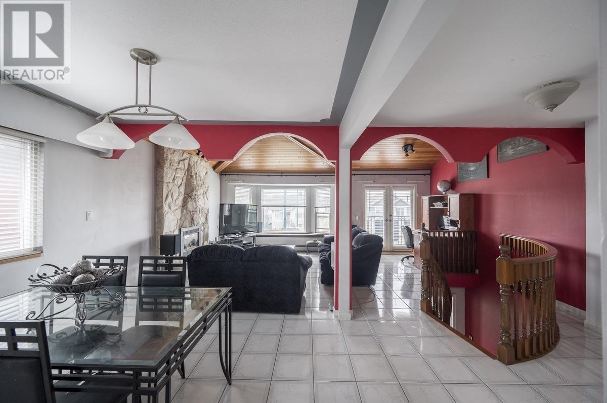 1360 Renfrew Street, Vancouver, British Columbia  V5K 4C4 - Photo 3 - R2989647