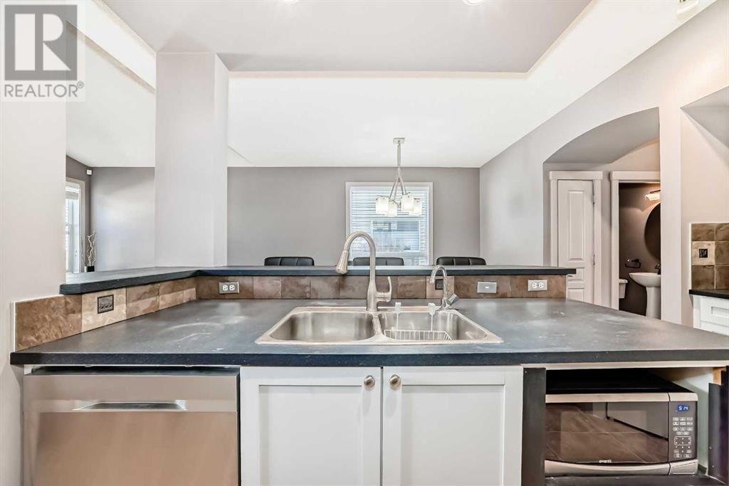 Property at 212 Silverado Range Close SW image 4