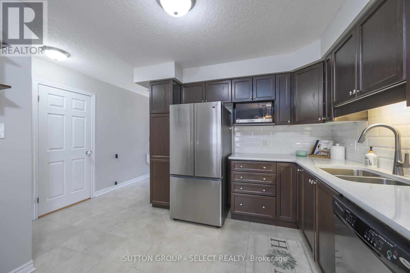 Photo 10 of 25 for 78 - 1059 Whetherfield Street