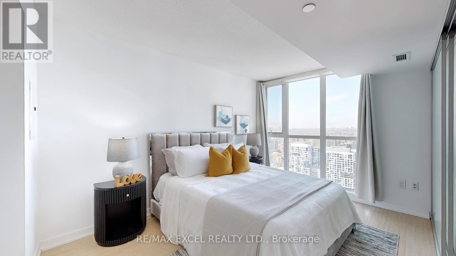 3911 - 85 Queens Wharf Road, Toronto, Ontario  M5V 0J9 - Photo 10 - C12005518