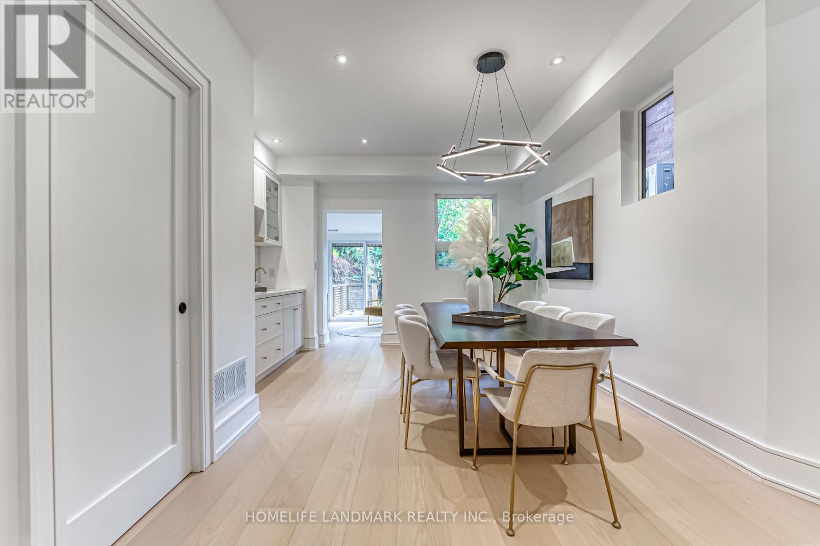 195 Albany Avenue, Toronto, Ontario  M5R 3C7 - Photo 14 - C12080283