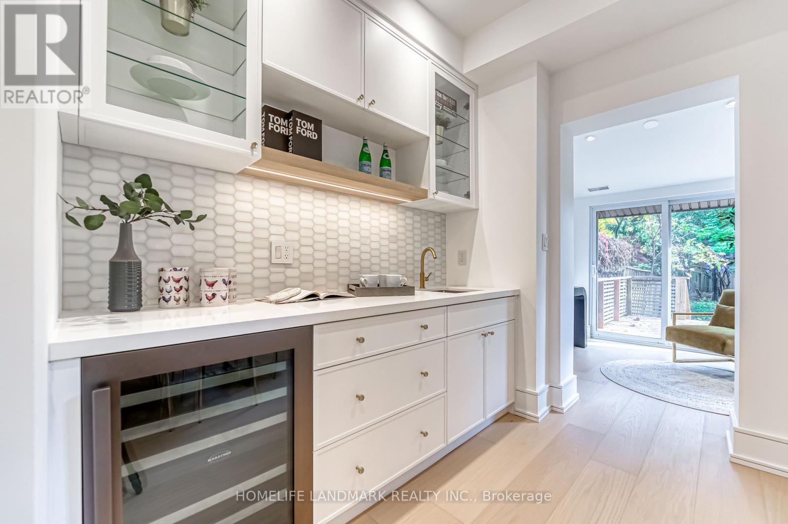 195 Albany Avenue, Toronto, Ontario  M5R 3C7 - Photo 15 - C12080283
