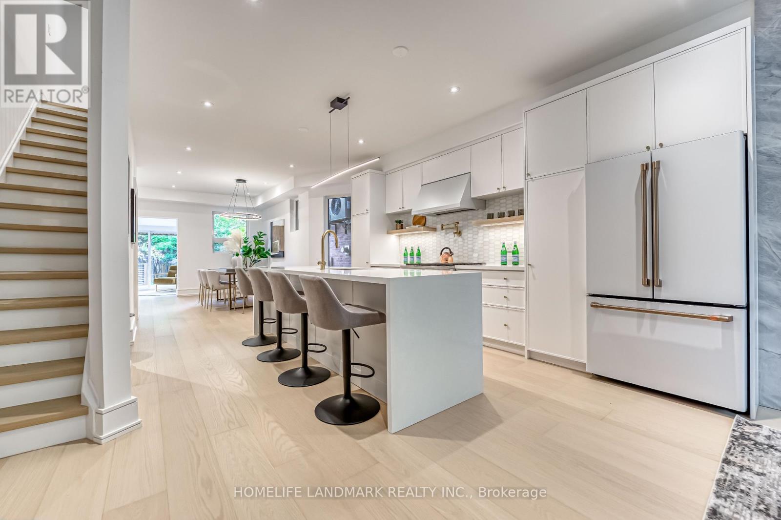 195 Albany Avenue, Toronto, Ontario  M5R 3C7 - Photo 8 - C12080283