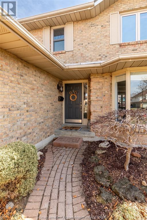Property at 80 Hedge Maple Path image 4