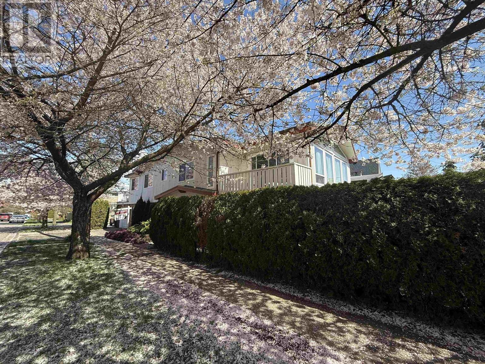 Property at 3488 HIGHBURY STREET image 2