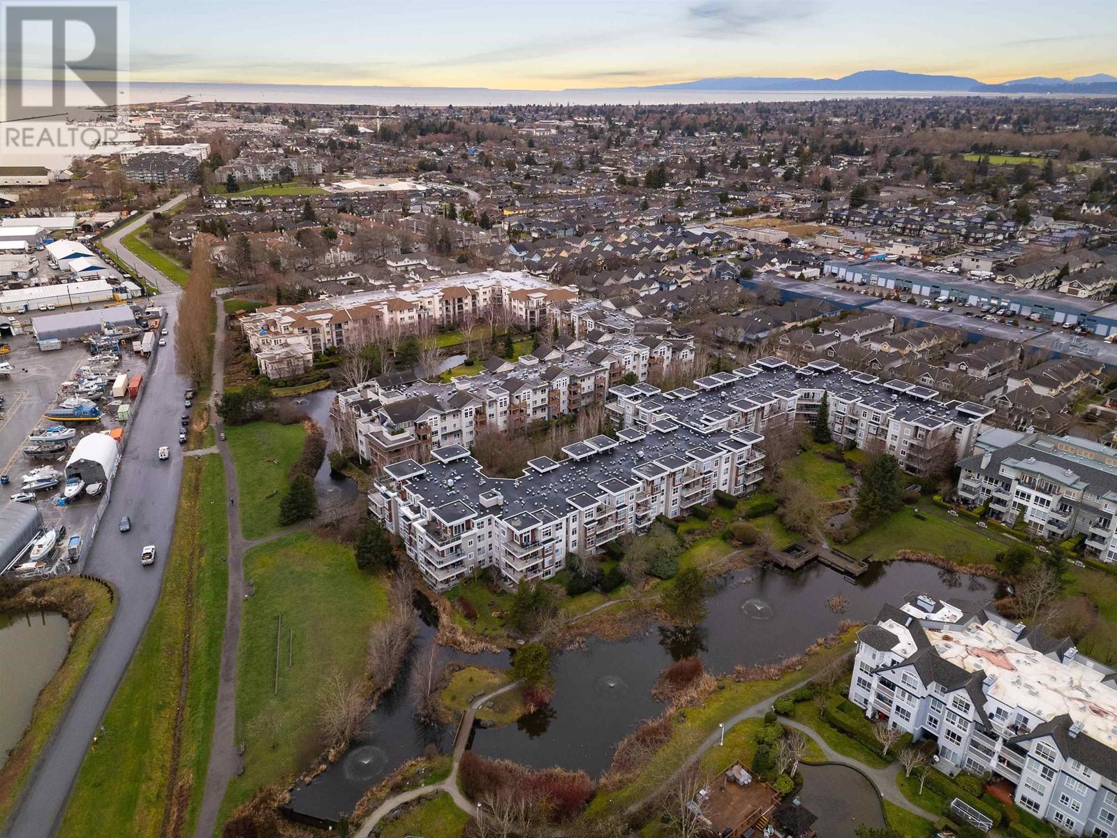 Listing Picture 31 of 32 : 119 5700 ANDREWS ROAD, Richmond / 烈治文 - 魯藝地產 Yvonne Lu Group - MLS Medallion Club Member