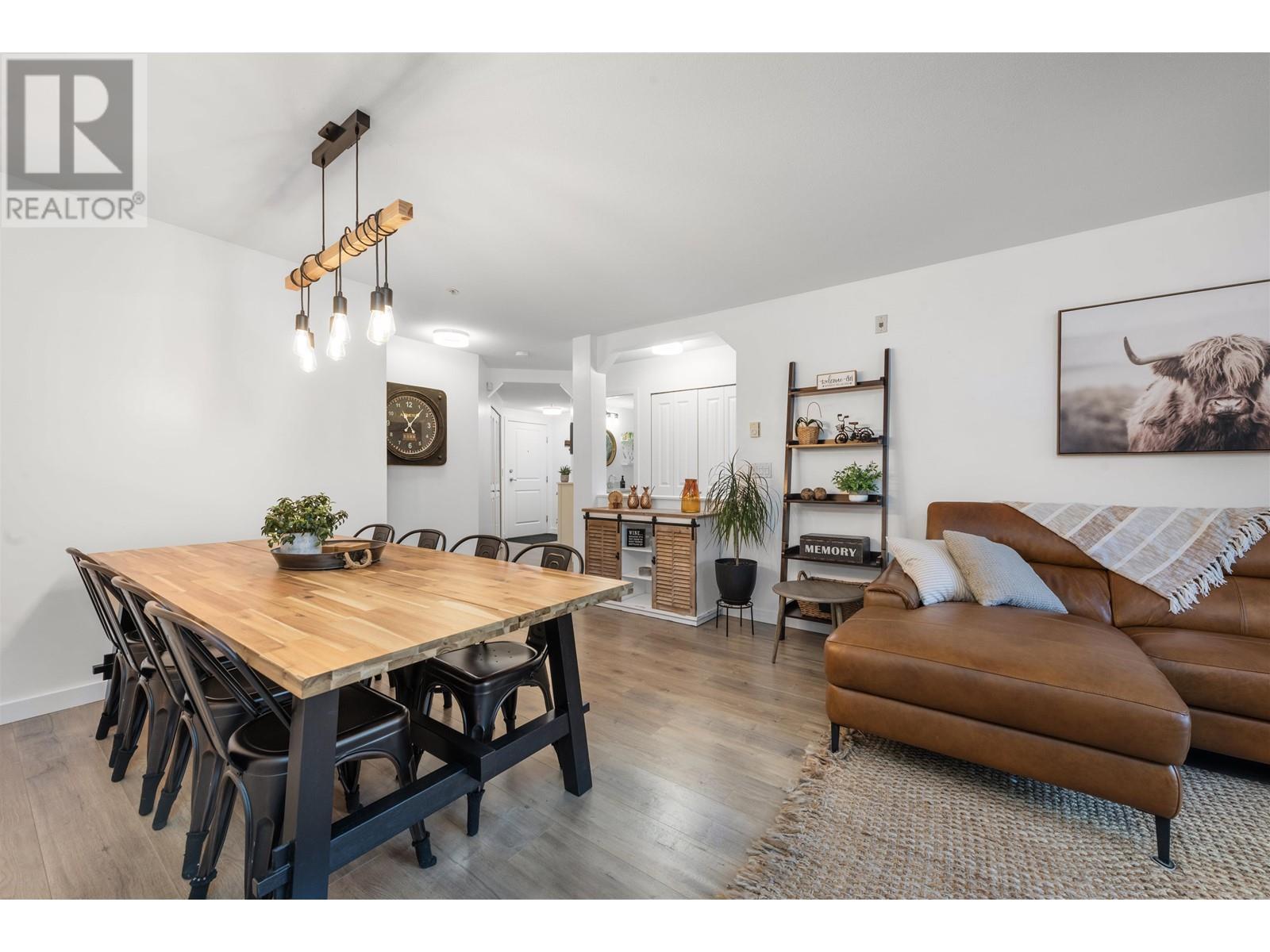 Listing Picture 13 of 32 : 119 5700 ANDREWS ROAD, Richmond / 烈治文 - 魯藝地產 Yvonne Lu Group - MLS Medallion Club Member