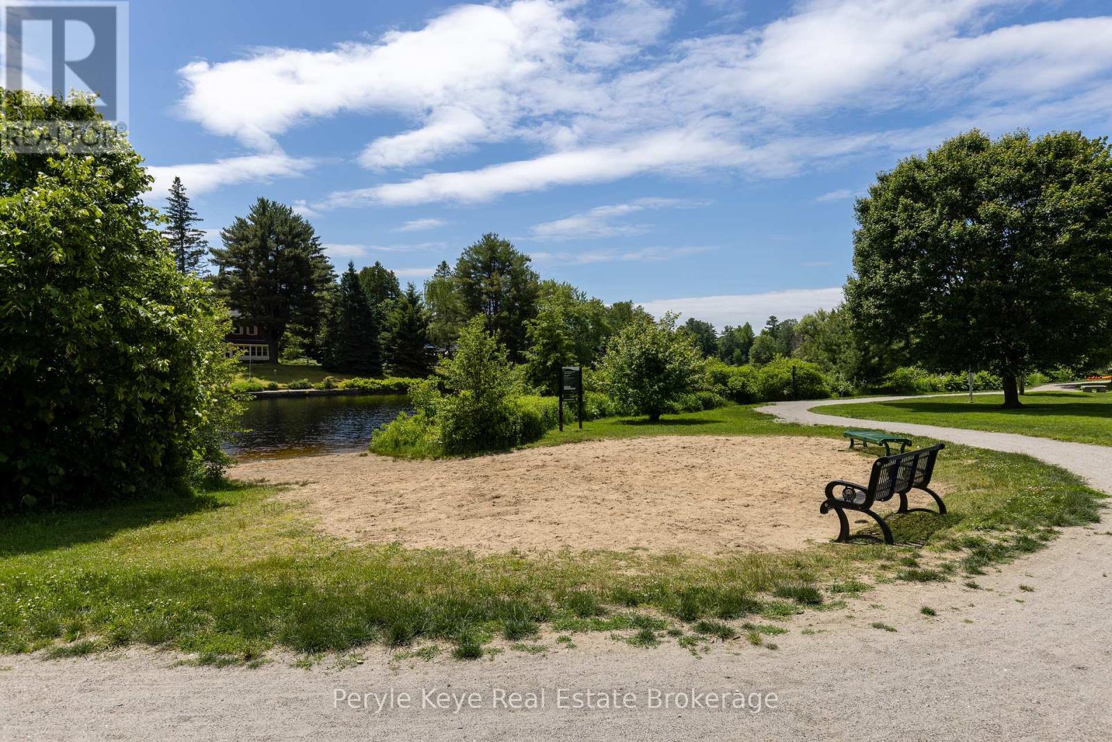 5 Prescott Crescent, Bracebridge, Ontario  P1L 0B7 - Photo 6 - X12080357