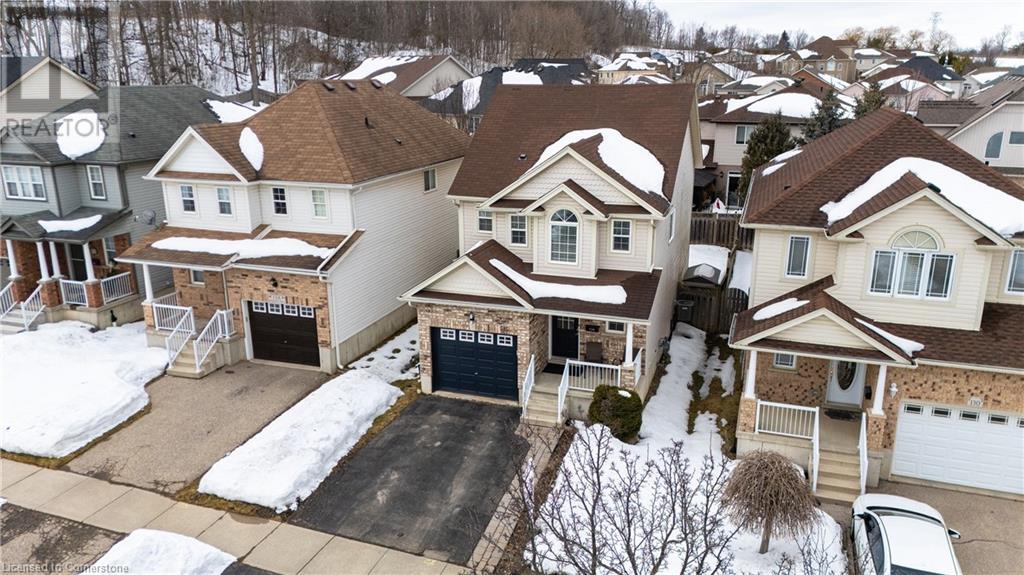 Property at 134 FOXGLOVE Crescent image 3