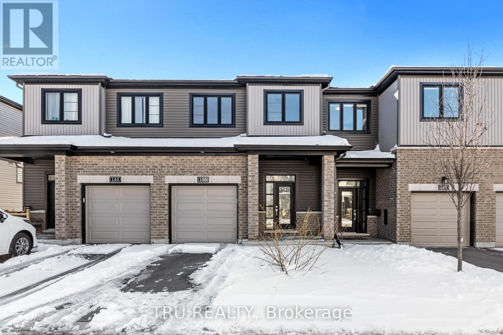 Property at 146 ATTWELL PRIVATE image 1