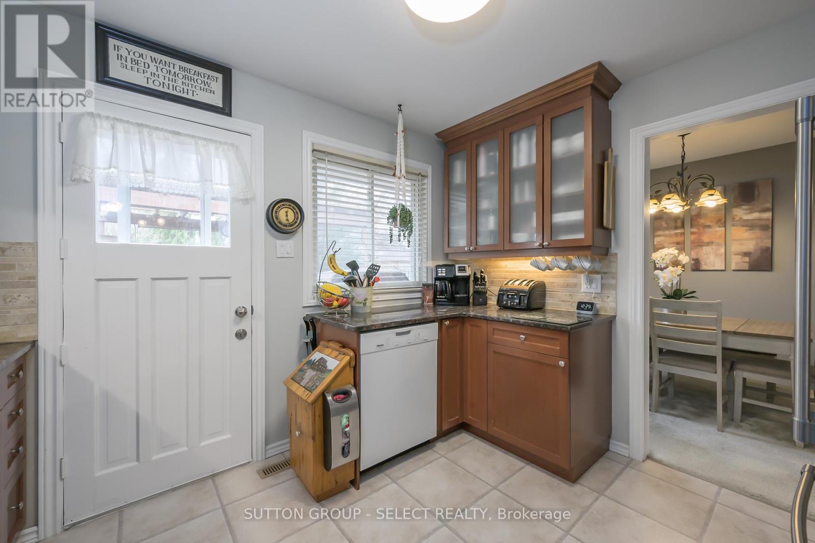 18 Tilipe Road, London East, Ontario  N5V 2X4 - Photo 11 - X12080371