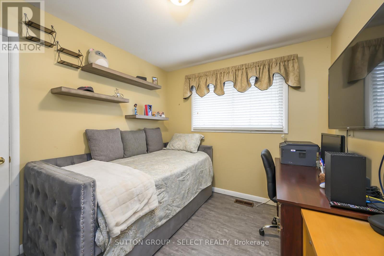 18 Tilipe Road, London East, Ontario  N5V 2X4 - Photo 20 - X12080371