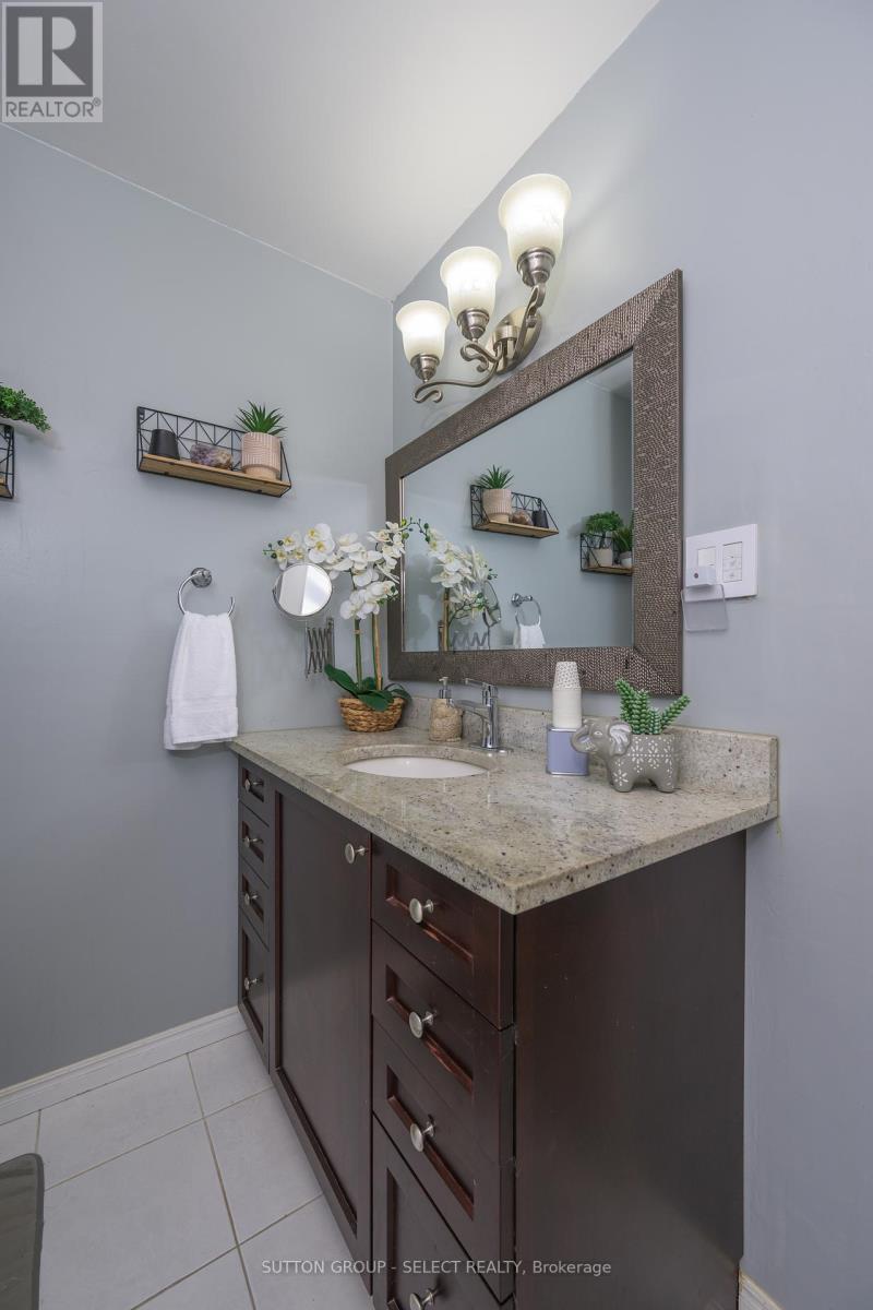 18 Tilipe Road, London East, Ontario  N5V 2X4 - Photo 23 - X12080371