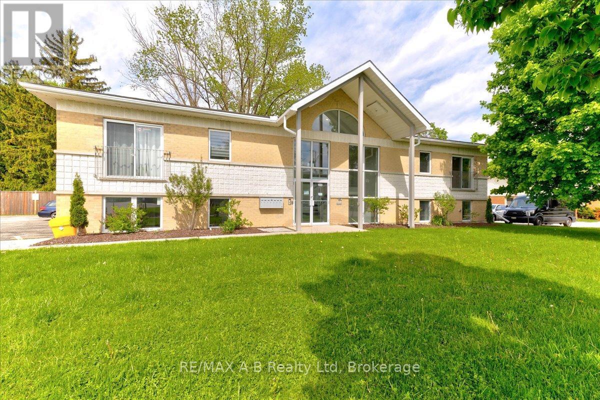 204 - 100 Gordon Street, Stratford, Ontario  N5A 7T8 - Photo 2 - X12080394