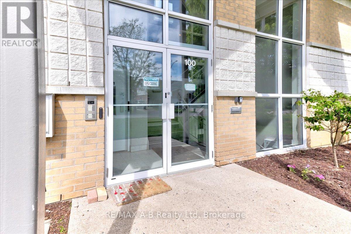 204 - 100 Gordon Street, Stratford, Ontario  N5A 7T8 - Photo 4 - X12080394