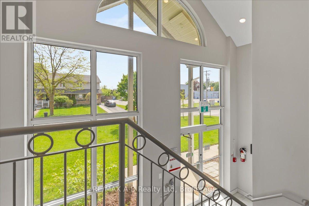 204 - 100 Gordon Street, Stratford, Ontario  N5A 7T8 - Photo 8 - X12080394