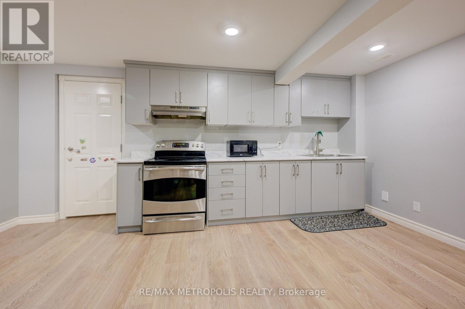 145 Cowan Boulevard, Cambridge, Ontario  N1T 1K9 - Photo 29 - X12080325