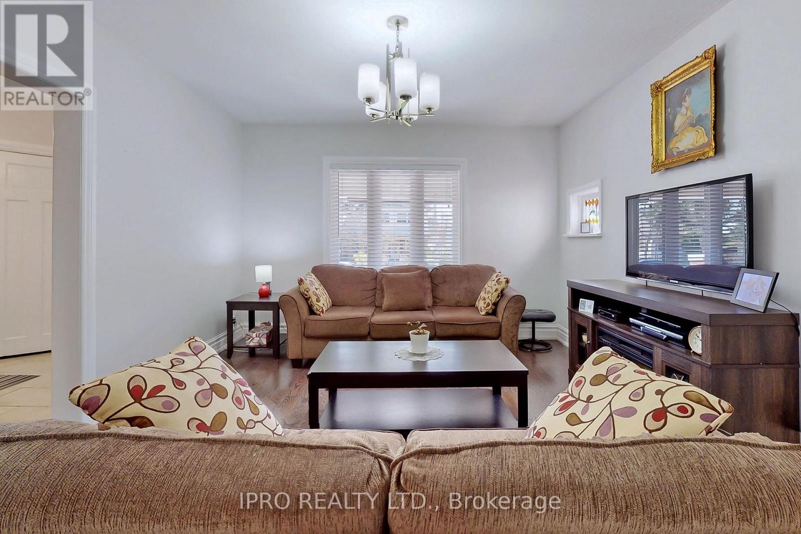 Property at 86 OAK PARK AVENUE image 4