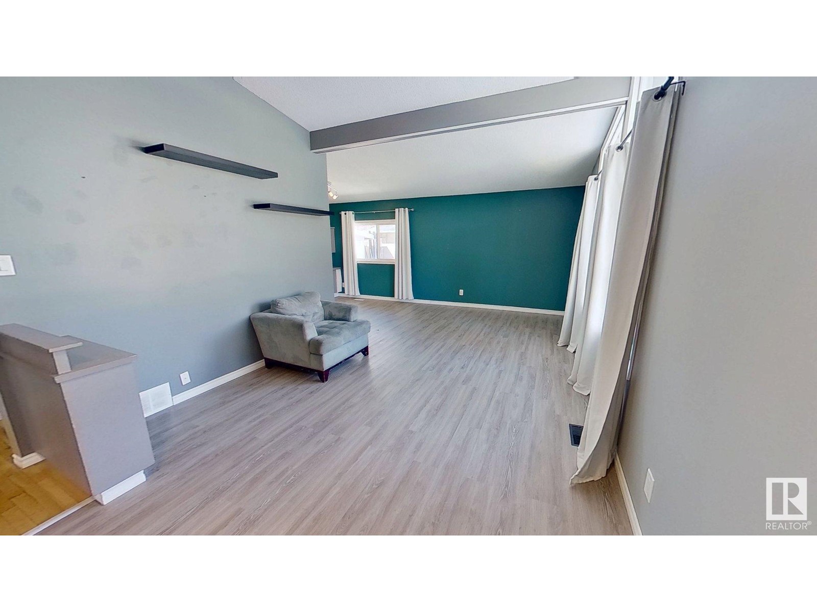 Property at 12 IVY CR image 3