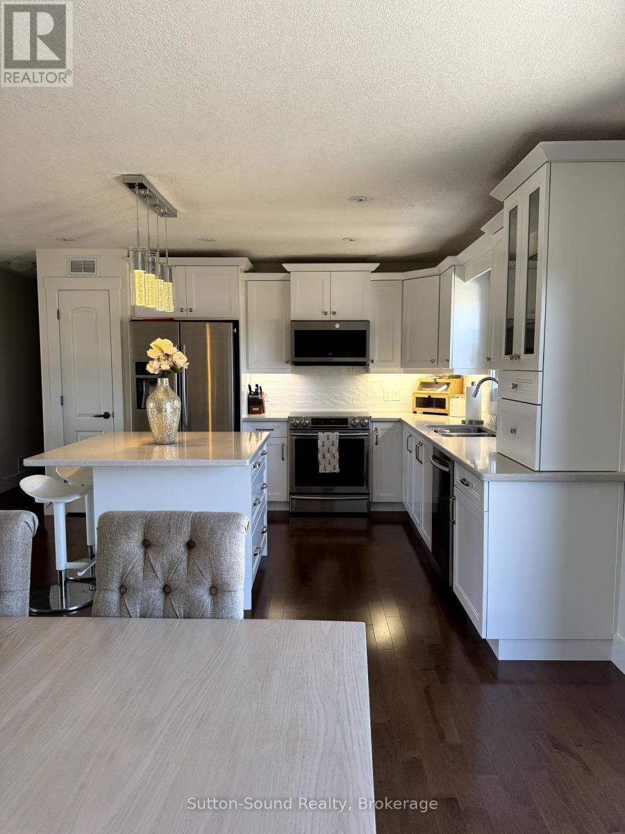 111 Donway Drive, Chatsworth, Ontario  N0H 1G0 - Photo 10 - X12039547