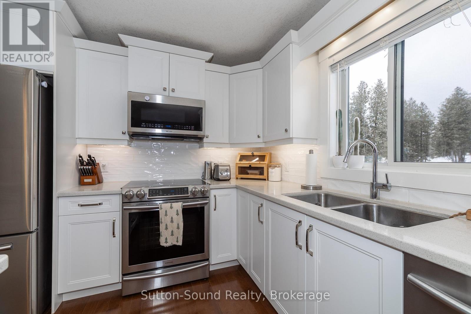 111 Donway Drive, Chatsworth, Ontario  N0H 1G0 - Photo 11 - X12039547