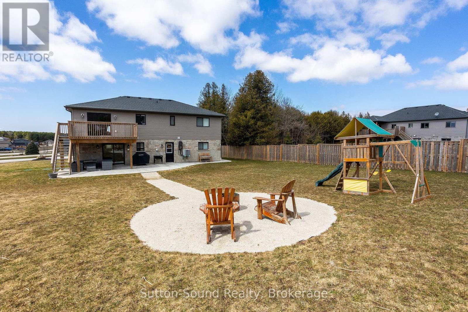 111 Donway Drive, Chatsworth, Ontario  N0H 1G0 - Photo 3 - X12039547