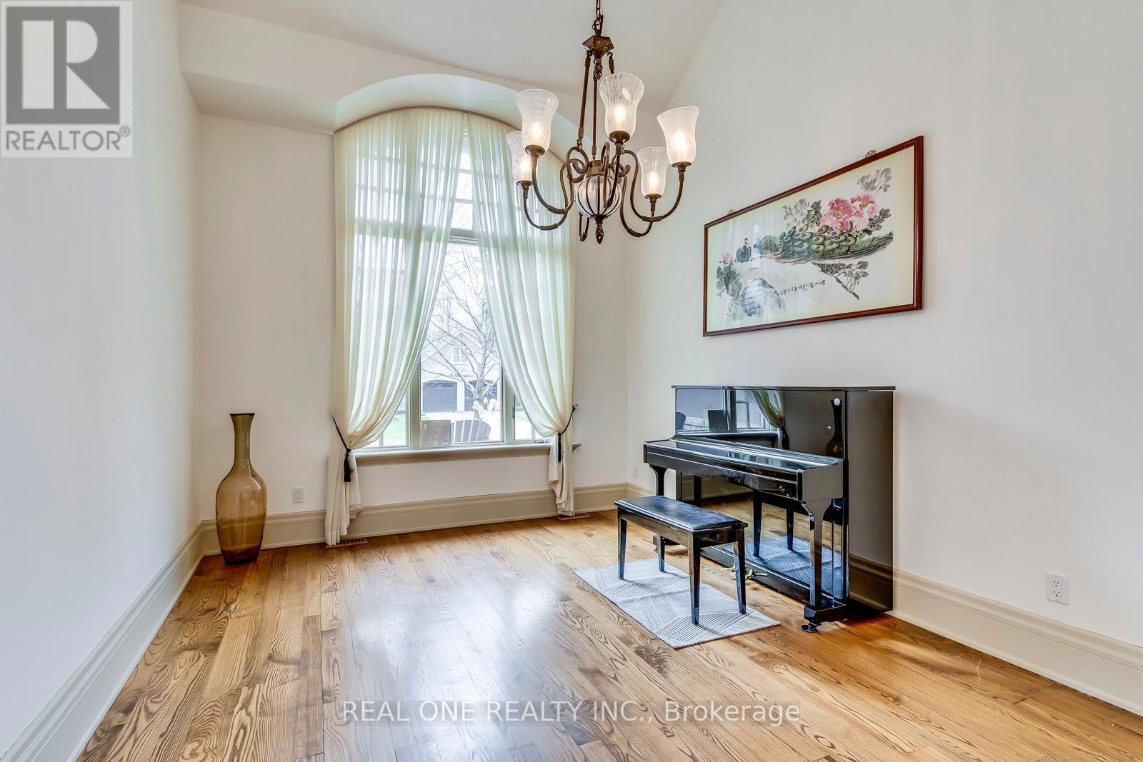 774 Terlin Boulevard, Mississauga, Ontario  L5H 1T2 - Photo 7 - W12080372