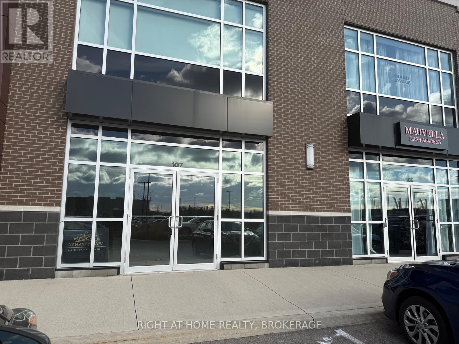 107 - 3475 Rebecca Street, Oakville, Ontario  L6L 6X9 - Photo 2 - W11923696