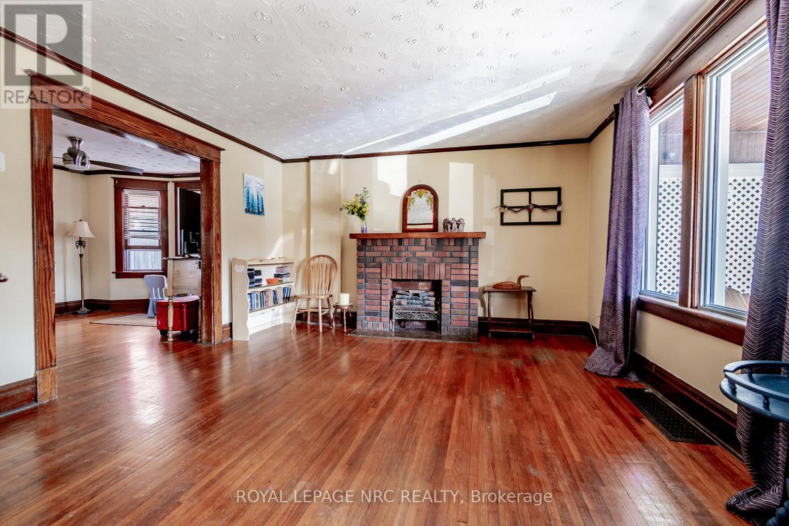 Property at 4725 THIRD AVENUE image 4