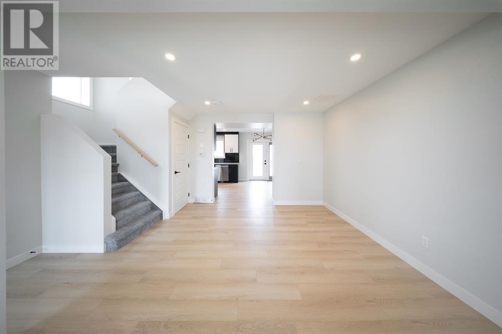 27 Coventry View Ne, Calgary, Alberta  T3K 5H4 - Photo 4 - A2205766