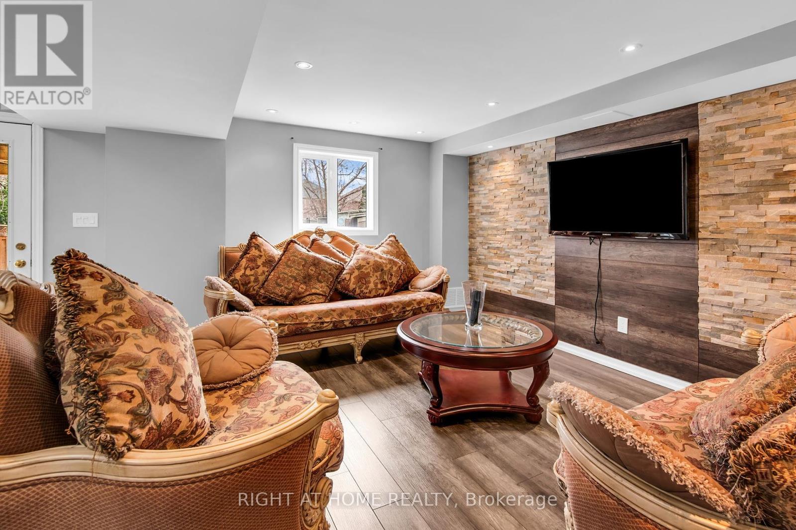 404 Hewitt Circle, Newmarket, Ontario  L3X 2L8 - Photo 43 - N12080403