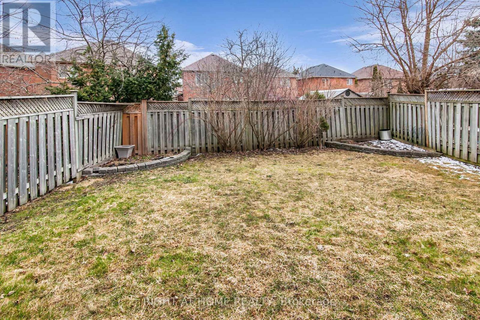 404 Hewitt Circle, Newmarket, Ontario  L3X 2L8 - Photo 47 - N12080403