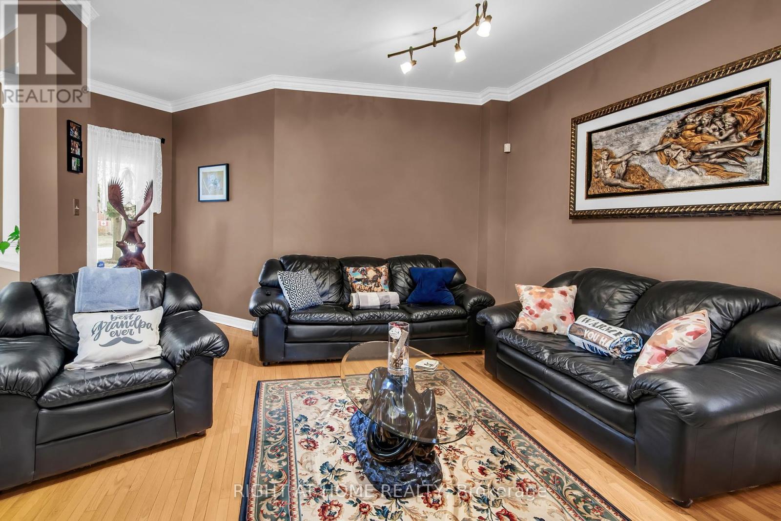 404 Hewitt Circle, Newmarket, Ontario  L3X 2L8 - Photo 9 - N12080403