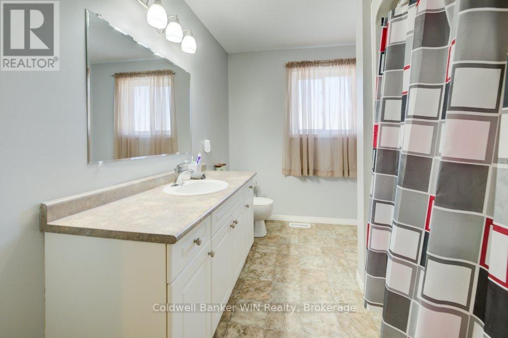 460 King Street E, Wellington North, Ontario  N0G 2L2 - Photo 16 - X12037325