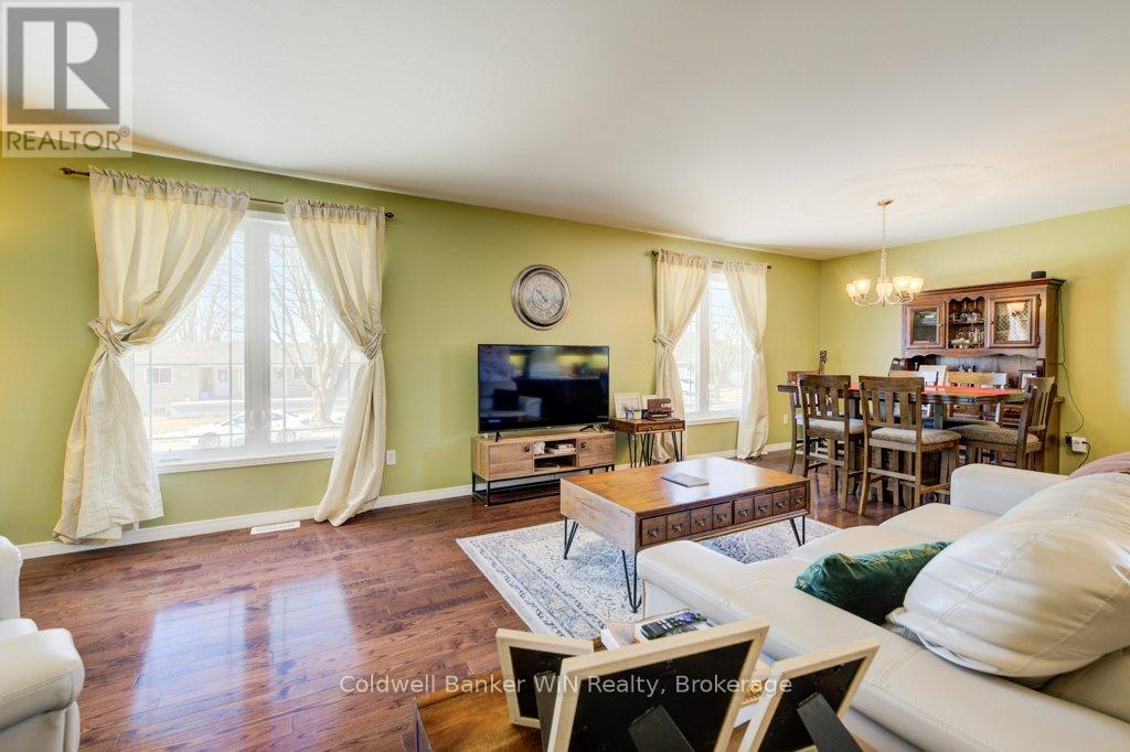 460 King Street E, Wellington North, Ontario  N0G 2L2 - Photo 6 - X12037325