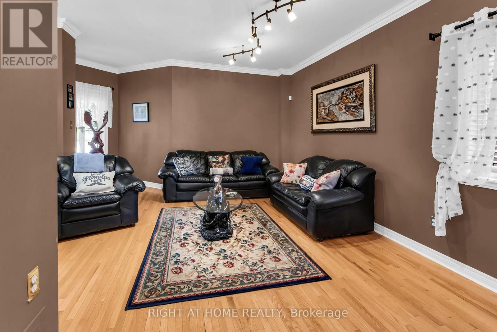 404 Hewitt Circle, Newmarket, Ontario  L3X 2L8 - Photo 11 - N12080403