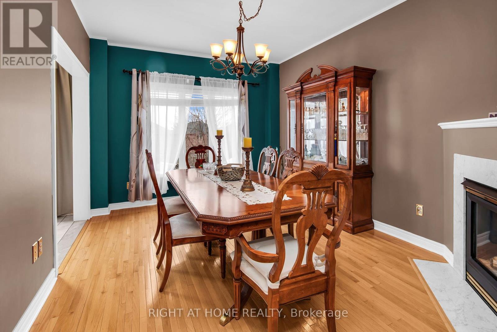 404 Hewitt Circle, Newmarket, Ontario  L3X 2L8 - Photo 25 - N12080403